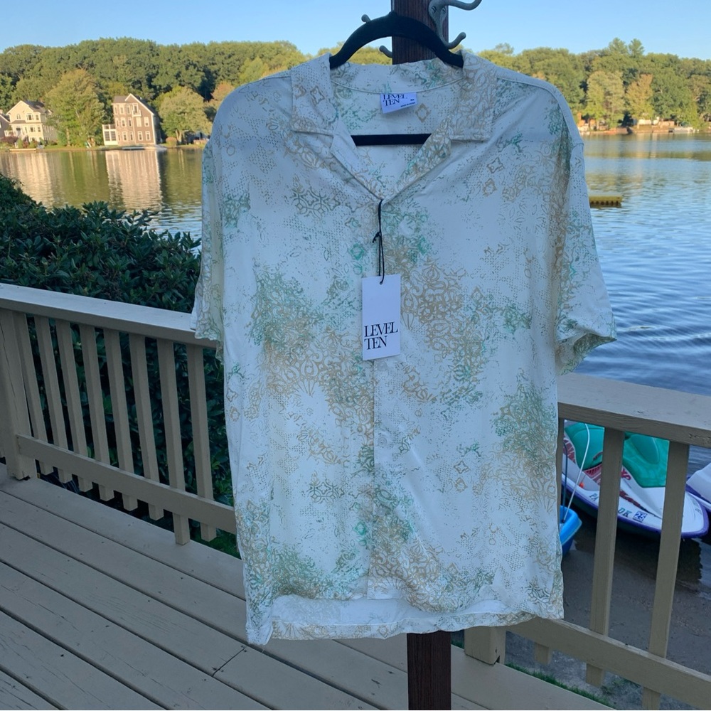 Level Ten class act mens med button down shirt